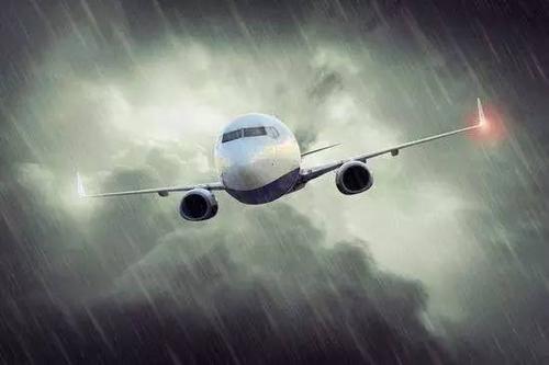 雷雨天氣對空運影響