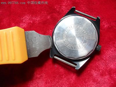 卡地亚手表没电更换电池，后盖怎么打开